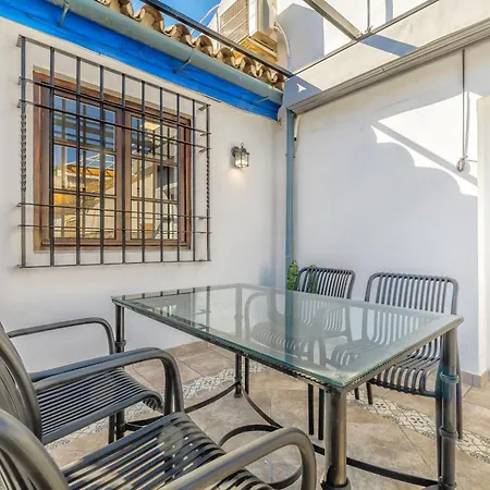 Alminar Apartman *